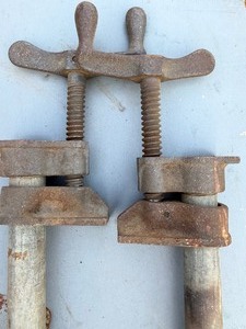 lot 431 image: Pipe Clamps (2)