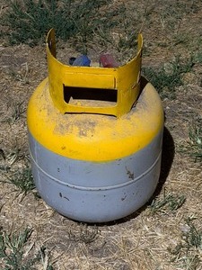 lot 433 image: Gas Tank