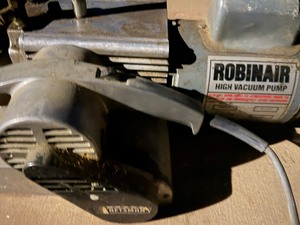 lot 434 image: Robinair High Vacuum Pump and Craftsman Belt Sander