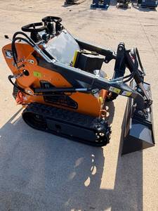 lot 2082 image: (LHR-ME380X1) LandHonor - Mini Skid Steer Loader - Unused