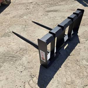 lot 6008 image: JCT - Skid Steer Bale Spears -Unused