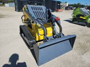 lot 7018 image: (SV-480) StarVox - Yellow, Mini Skid Steer Loader - Unused