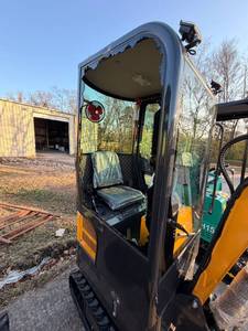 lot 7037 image: (SV-ME15) Starvox - Mini Excavator - Unused - See Photos For Damages