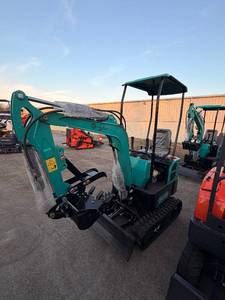 lot 8005 image: (QH12R) CFG - Mini Excavator - Unused