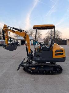 lot 8007 image: (MX50R) CFG - Mini Excavator w Pilot Control &amp Arm Side Swing&nbsp - Unused