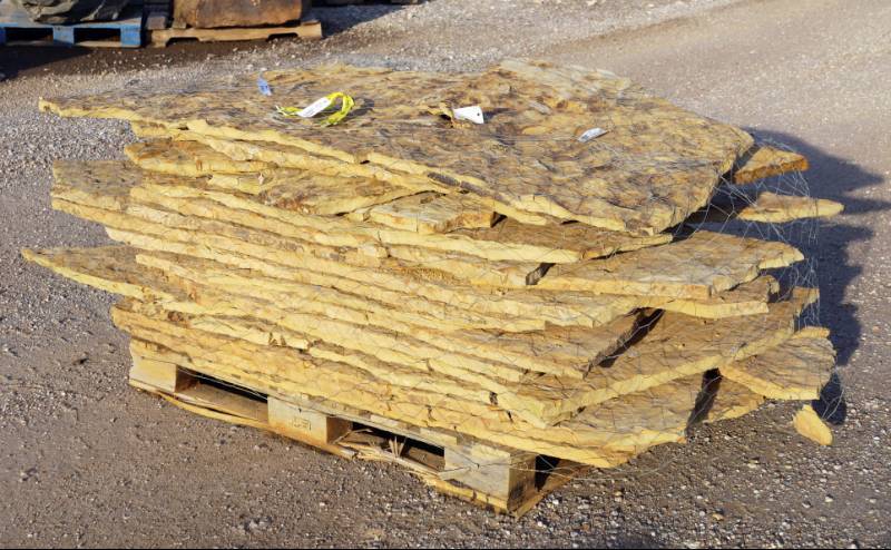 lot 5030 image: Oklahoma Brown Rustic oversized 1 (-) thick flagstone (approx. 3,106 lbs)  - Landscaping Rocks - Ready to go