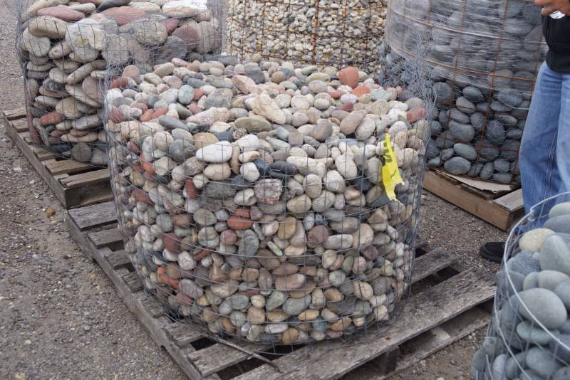 lot 5070 image: 1.5-2.5 Colorado Premium River Rock basket  - Landscaping Rocks - Stunning Yard Dcor