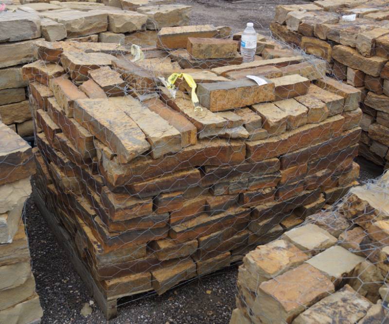 lot 5102 image: Oklahoma Rustic edgingbuilding sandstone  - Landscaping Rocks - Bid now to git er done