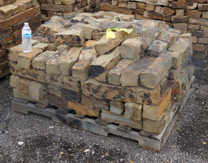 lot 5103 image: Oklahoma Brown 4 Edgingbuilding sandstone  - Landscaping Rocks - Wow