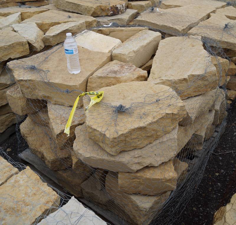 lot 5133 image: Colorado Buff GardenwallRetaining Wall Stone  - Landscaping Rocks - Perfect for your project