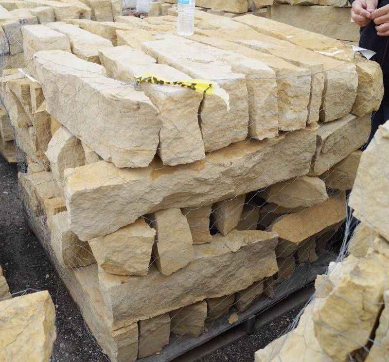 lot 5137 image: Colorado Buff 6-7 High x 4 Wide edgingbuilding stone  - Landscaping Rocks - Beautiful