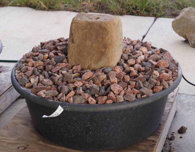 lot 5283 image: Complete Water Feature - Fountain - Drilled Mini Moss Rock Boulder with Granite Chips - SEE VIDEO