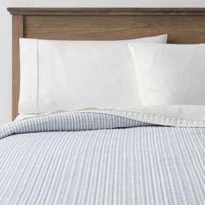 lot 39059 image: King Reversible Cotton Stripe Quilt Light Blue - Threshold�� Midweight, Machine Washable, OEKO-TEX Certified - Retail $79