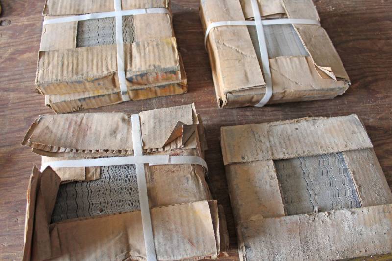 lot 1029 image: Approx 1,750 Wall Ties (7 boxes x 250 each)