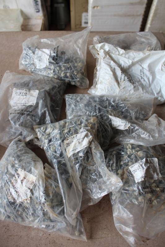 lot 1032 image: Assorted Self-Tapping Screws