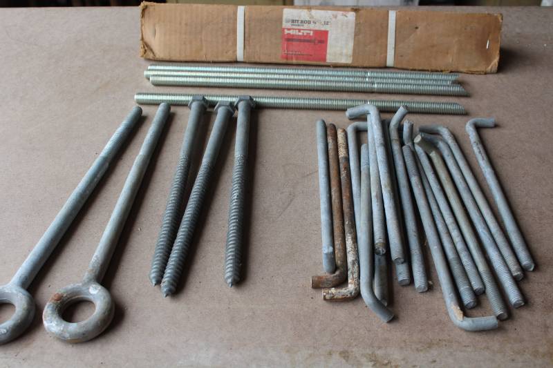 lot 1041 image: Assorted Lag Bolts, Anchor Bolts, Eye Bolts and Hit Rods - see pics