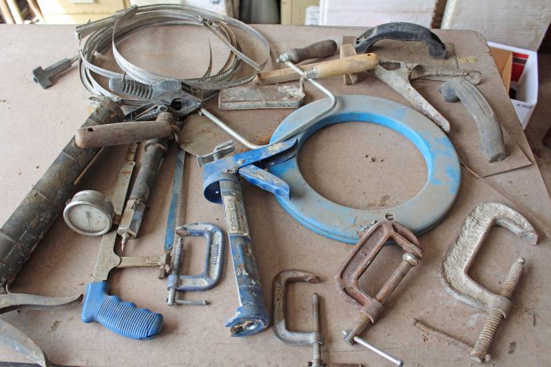 lot 1070 image: Catch-All Lot of Assorted Tools and Clamps - see pics