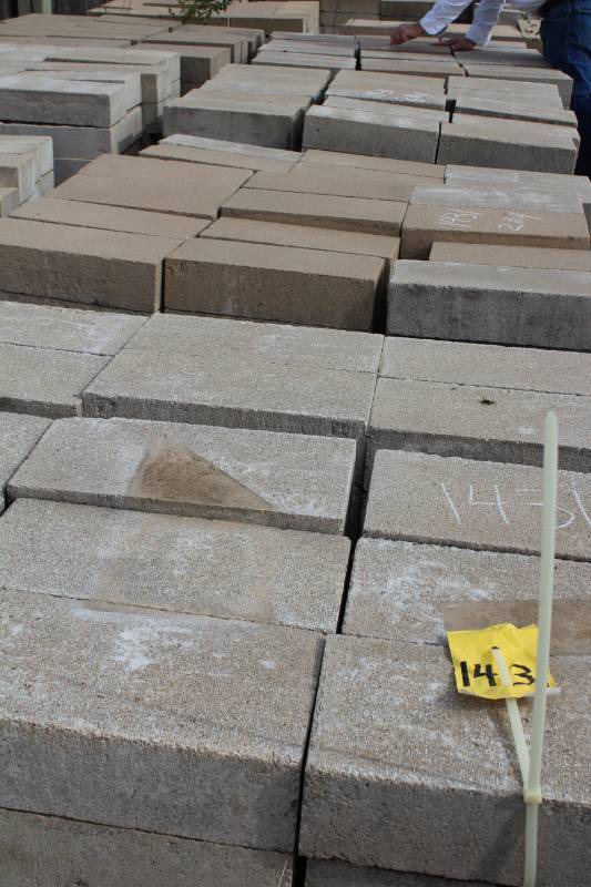 lot 1431 image: 396 Pieces on 4 Pallets 4 x 8 x 16 Solid Split Face Block