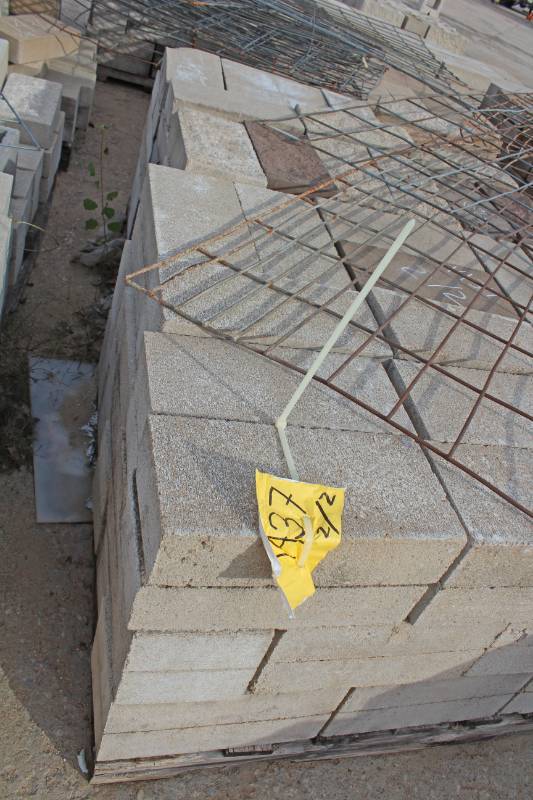 lot 1437 image: 180 Pieces on 2 Pallets 4 x 8 x 16 Solid Split Face Block