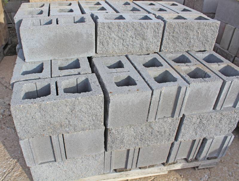 lot 1447 image: Lot of 54 Pieces 8 x 8 x 16 - Split Face Block