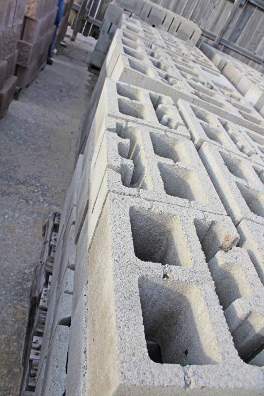 lot 1451 image: 179 Pieces on 4 Pallets - 12 x 8 x 16 - NEED NAME OF BLOCK