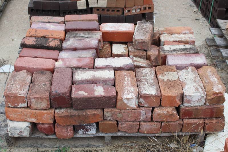 lot 1475 image: Approx. 100 - Used, Solid Brick