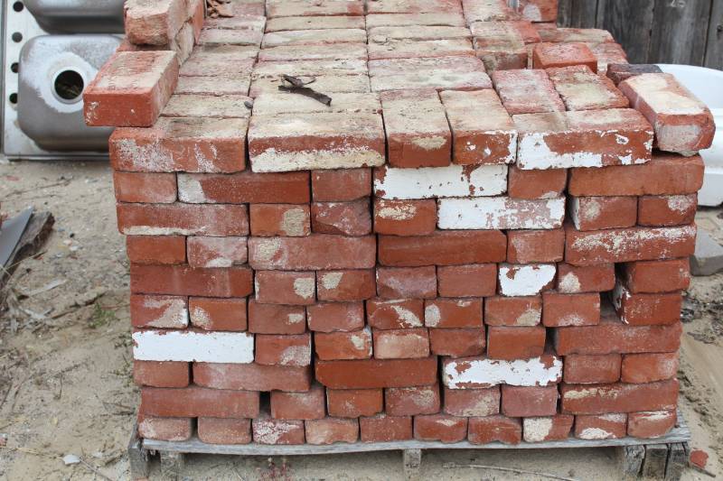 lot 1482 image: Approx. 500 Used Brick