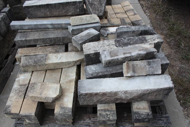 lot 1487 image: Approx. 70 Pieces of Cut Stone
