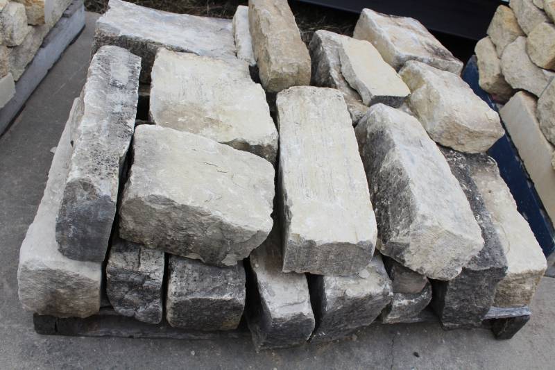 lot 1491 image: One Pallet of Stone