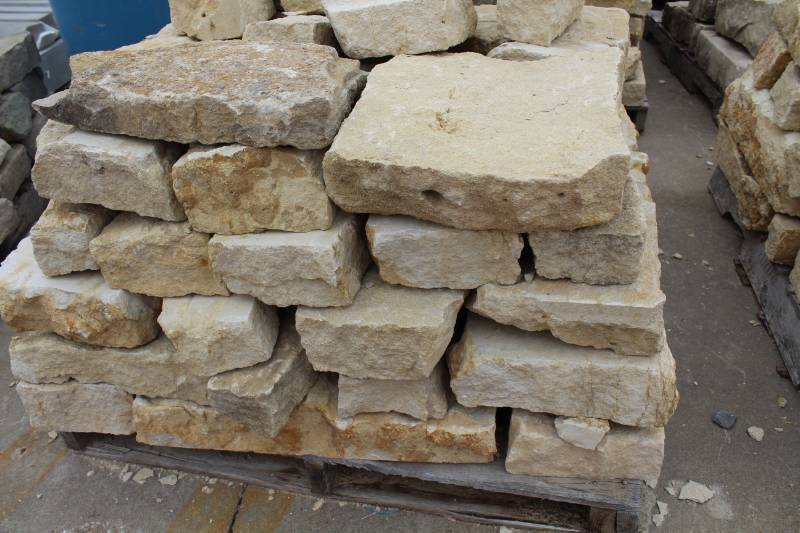 lot 1492 image: One Pallet of Stone