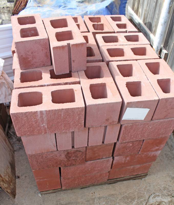 lot 1337 image: 75 Pieces - 8 x 8 x 16 - Split Face Block
