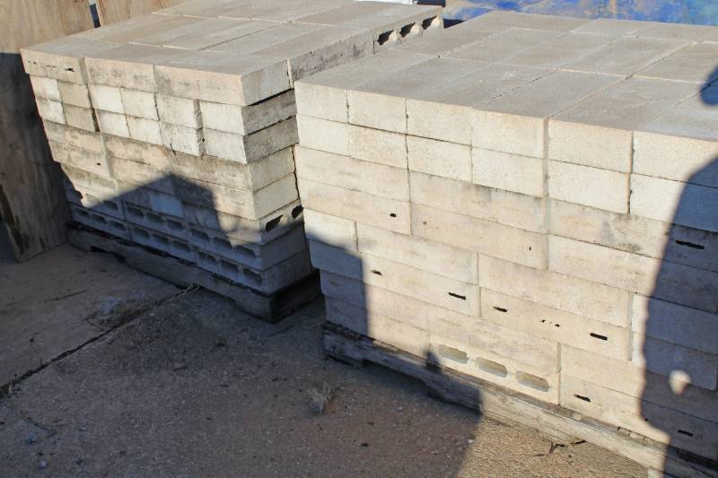 lot 1356 image: Lot of 3 Pallets - approx. 240 - 4 x 8  16 - Block
