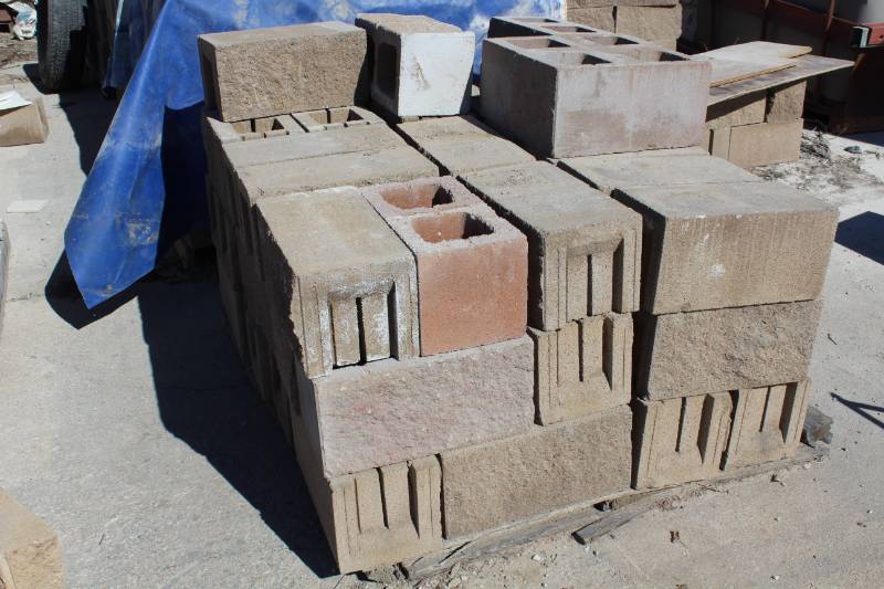 lot 1373 image: Lot of 50 - 8  x 8 x 16 - Assorted - Most Bond Beam