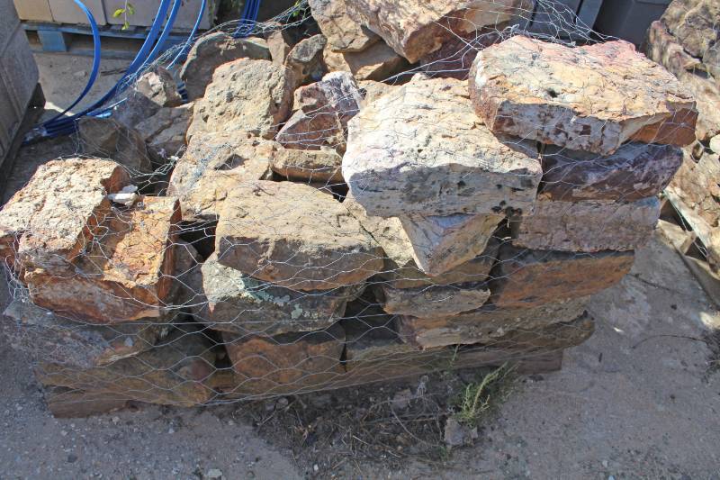 lot 1392 image: 1 Partial Pallet of Moss Stone