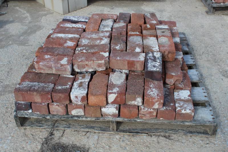 lot 1509 image: Approx. 120 Used Brick