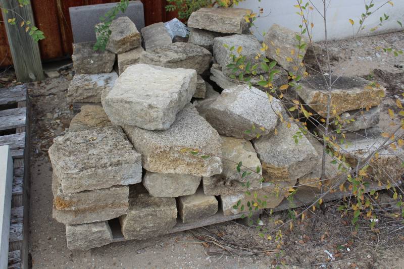 lot 1497 image: 1 Pallet of Stone