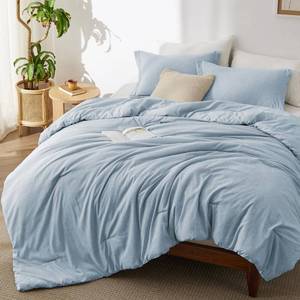 lot 15126 image: Bedsure King Size Comforter Set - Light Blue Soft Bedding for All Seasons, Cationic Dyed Bed Set, 3 Pieces, 1 King Size Comforter (104x90) and 2 Pillow Shams (20x362)