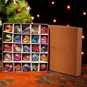 lot 6268 image: Indian Shelf. Christmas ornament pack 25 pack