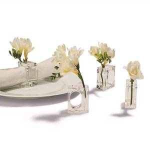 lot 6085 image: Twos Company Set of 4 Napkin Ringsbud Vase