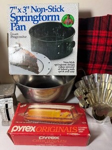 lot 150 image: Kitchen Items - Springform Pan, Butter Dish, Apron (all new) and Scale, MeasuringMixing Bowl, Jello Molds
