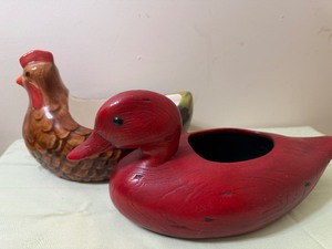 lot 166 image: Chicken and Duck Planters