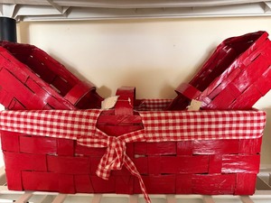 lot 170 image: Red Baskets (3), Like New Condition, Largest One Has Liner