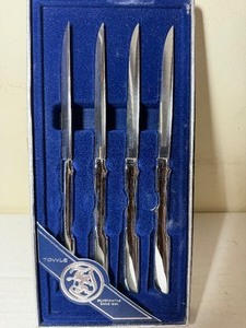 lot 190 image: Towle Knives