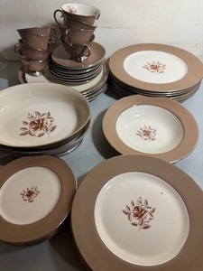 lot 244 image: Vintage Flintridge China, Made in California, 40 Pieces