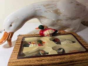 lot 262 image: Ceramic Duck, (5) Ornaments