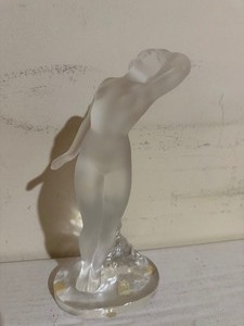 lot 275 image: Lalique Dancer Figurine