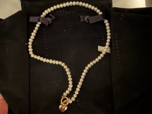 lot 291 image: Jewelry - Freshwater 18 5mm Cultured Pearl Necklace w14K Heart