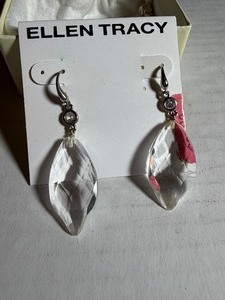 lot 297 image: Jewelry - Earrings