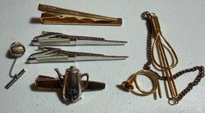 lot 303 image: Tie Clips and Pin