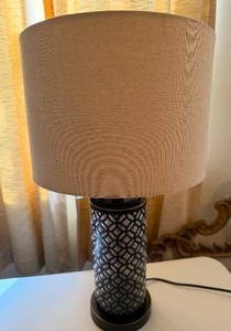 lot 313 image: Elenor Metal and Glass Table Lamp w Shade, New